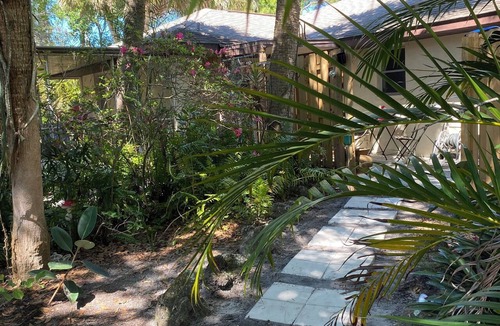 Fort Myers Shores House | Key West style country spa