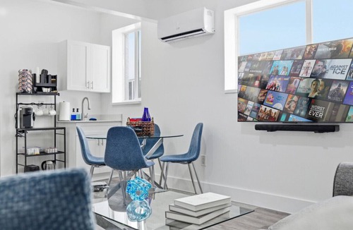East Little Havana Apartment | KING OF MIAMI - 2bd suite 1 mile from Brickell