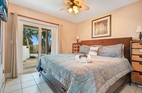 Bay Esplanade Condo | King Suite with bath