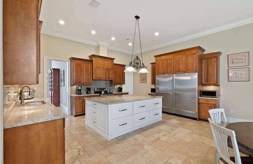 Rural Estates House | Knickerbocker 9 Suites |Pool, Hot Tub & Ping Pong