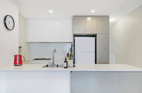 Mascot Apartment | KOZYGURU | Mascot 2 Bed APT | FREE Double-PARKING