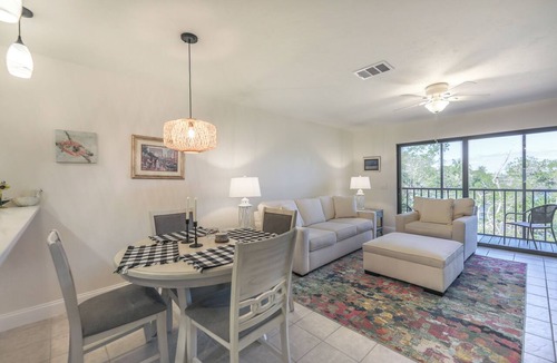 Sanibel Condo | LAKE PALMS 1 - Sanibel Condo Overlooking Lagoon