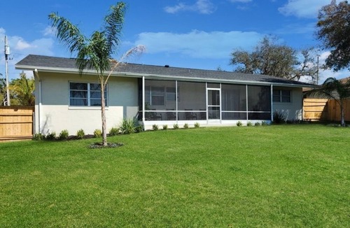 Lake Placid House | Lake Placid FL 3-BR Pet Friendly Home with private fence
