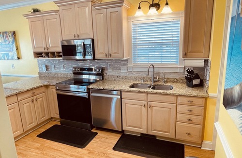 Myrtle Beach House | Lakefront Beach House Free Golf Cart, Bikes & Waterpark!