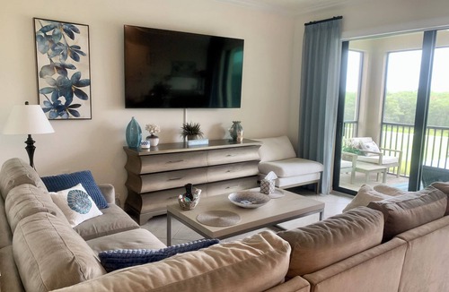 Lakewood Ranch Condo | Lakewood National Golf Club Penthouse Condo with Luxury Amenities - Pet Welcome