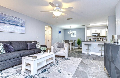 Braden River Apartment | Lakewood Retreat | 3+ Month Stay | Pool & Gym