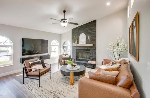 Fort Myers Shores House | Lanai Lounging & Dockside Fun: Fort Myers Escape