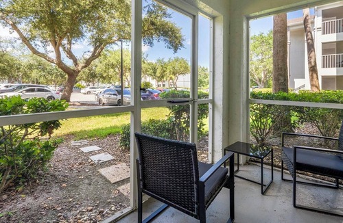 Fruitville Apartment | Landing | Amazing 2BD, Clubhouse, Gym