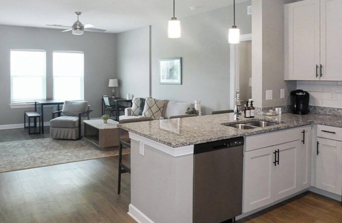 Fort Myers Apartment | Landing | Chic 2BD, Pool, Gym
