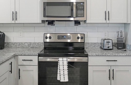 Fort Myers Apartment | Landing | Chic 3BD, Gym, Yoga Studio
