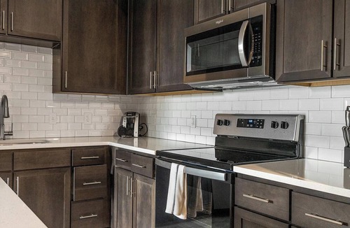 Palmetto Apartment | Landing | Modern 1BD, Clubhouse, Yoga Studio