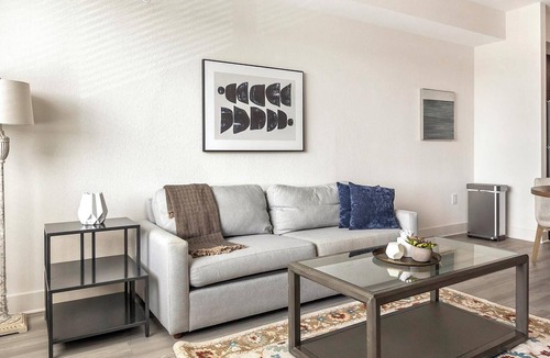 Palmetto Apartment | Landing | Modern 1BD, Clubhouse, Pool