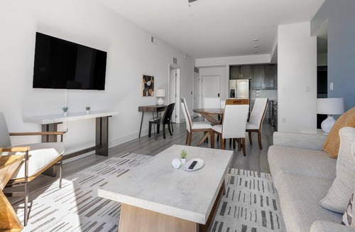 Fort Myers River District Apartment | Landing | Modern 2BD, Rooftop Lounge, Gym