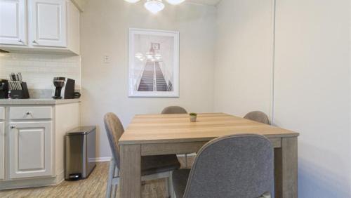 St. Petersburg Apartment | Landing Modern Apartment with Amazing Amenities (ID8470X13)