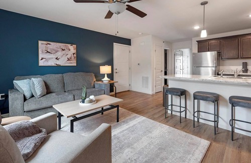 Lyman Apartment | Landing | Spectacular 1BD, Gym, Clubhouse