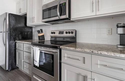 Venice Apartment | Landing | Spectacular 1BD, Clubhouse, Pool