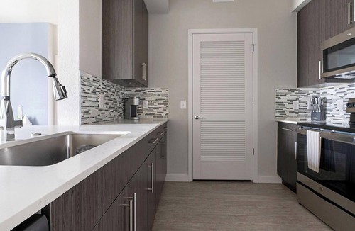 Biggar Apartment | Landing | Spectacular 2BD, Gym, Clubhouse