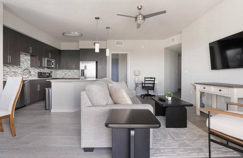 Biggar Apartment | Landing | Spectacular 2BD, Clubhouse, Gym