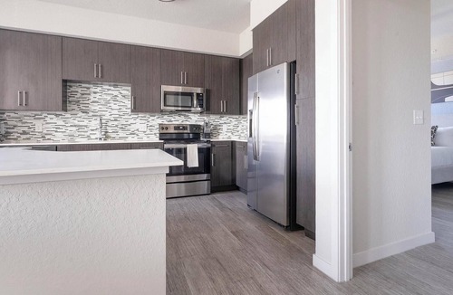 Biggar Apartment | Landing | Spectacular 2BD, Clubhouse, Gym