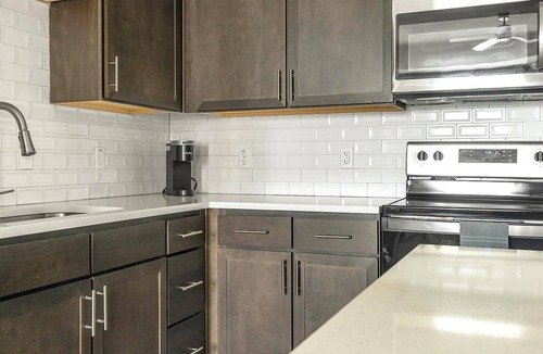 Palmetto Apartment | Landing | Stunning 1BD, Gym, Clubhouse