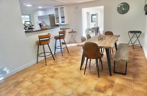 South Venice House | Linda’s Beach House, Venice - 3 min to the beach. Family friendly retreat