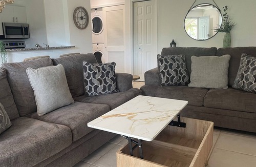 Laurel Park Condo | Location! Pickleball, Kayak, Legacy Trail, Beaches, Downtown