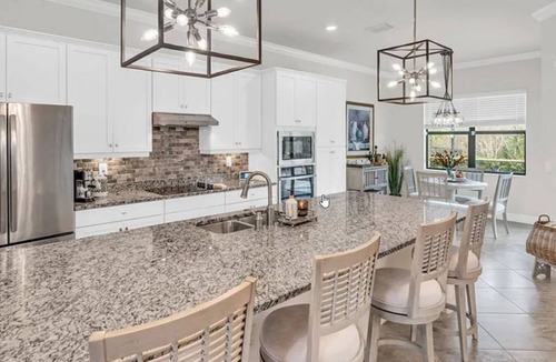 River Hall House | Looking for last minute X-mas plans? Beautiful home in Fort Myers - 7 days min.