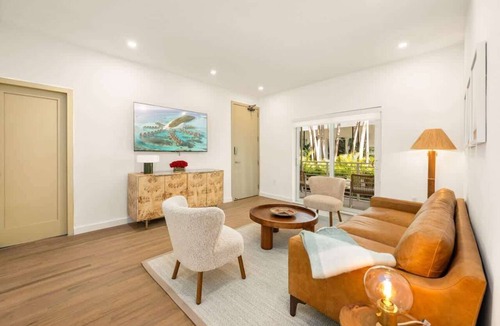 West Avenue Apartment | Lux Designer Apt 2BR/2BA by Lincoln Road MIA Beach
