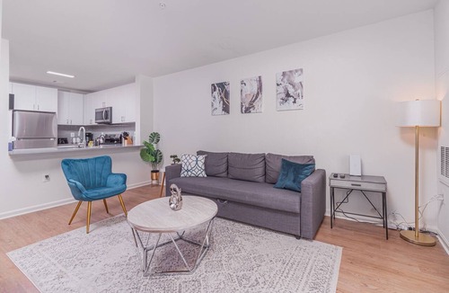 McLean Apartment | Luxe | Haven | Free-Parking