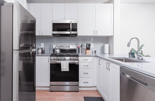 McLean Apartment | Luxe | Haven | Free-Parking