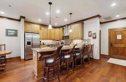 Firefly Cove Condo | Luxurious escape in the heart of Lake Lure with Wifi and Private Porch