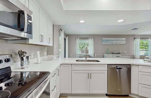 Englewood East House | Luxurious pool home close to the beach, family friendly with AC and WIFI