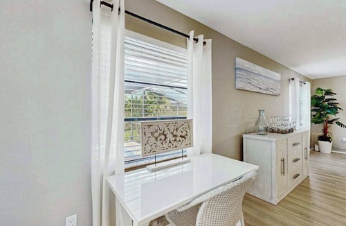 Englewood East House | Luxurious pool home close to the beach, family friendly with AC and WIFI