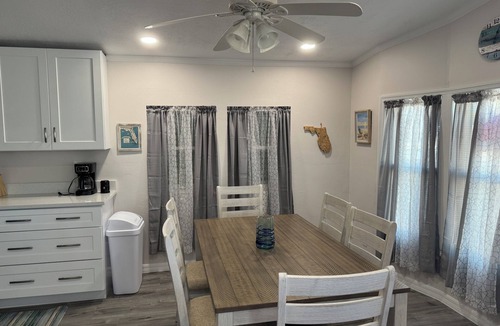 Fort Myers Beach House | Luxury 2BR 2Bath minutes from FMB and Sanibel DISCOUNT May-Dec & Long Term