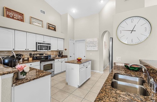 Cape Coral House | Luxury 4 Bedroom, Heated Pool. Billiard Room! Amazing Upscale Decor!- Villa Jolie - Roelens