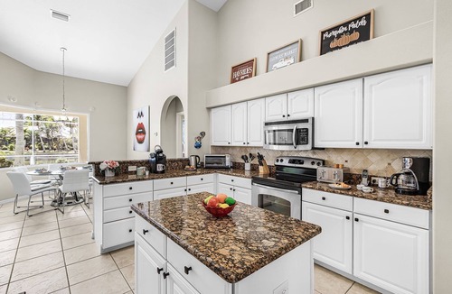 Cape Coral House | Luxury 4 Bedroom, Heated Pool. Billiard Room! Amazing Upscale Decor!- Villa Jolie - Roelens