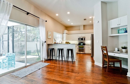 Bradenton House | Luxury 4BR, Private Screened Pool, Near AMI