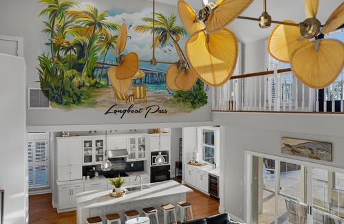 Bradenton House | Luxury Bayfront Retreat w/Guest House, Game Room & 150 Ft Waterfront