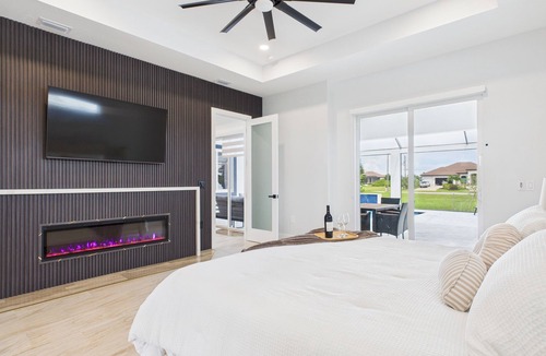 Burnt Store House | Luxury Family Stay, Heated Pool, Beaches, Parks