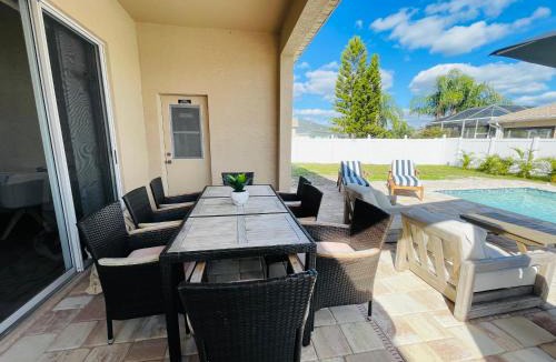 Sabal Harbour House | Luxury Home W Heated PoolNear IMG & Siesta Key Beach