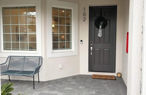 Biggar Condo | Luxury Lakeside Resort Escape, Hidden Gem with Spectacular Views