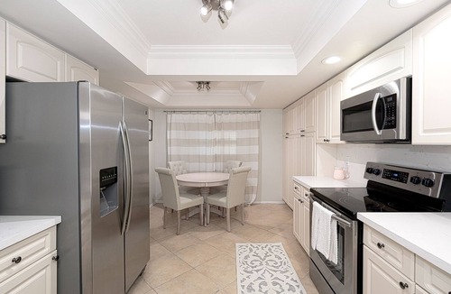 Pine Ridge Condo | Luxury Naples Oasis Condo. Minutes from Vanderbilt Beach. 2/2, 1st Floor Condo