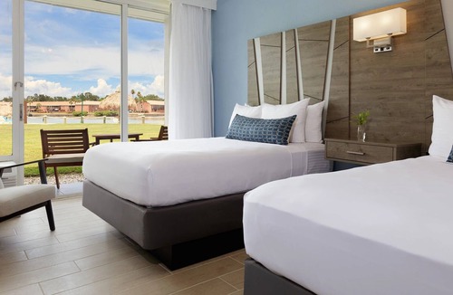 Pinellas Point Hotel | Luxury Seaside Stay! Private Beach, Outdoor Pools | Pets are Welcome!