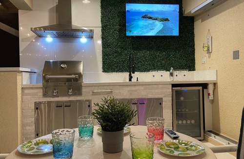 Central Naples House | LUXURY Villa ALEXA Naples Modern Voice controlled Villa with SALT WATER POOL