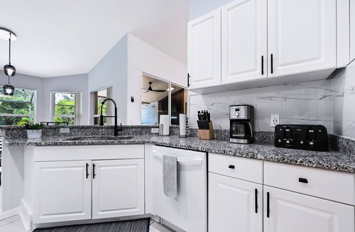 Central Naples House | LUXURY Villa AZUL Naples with HEATED SALT WATER POOL