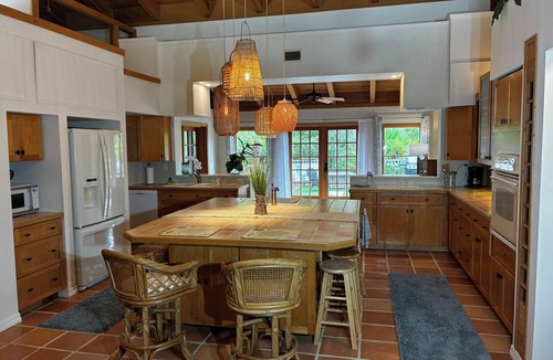 South Venice Villa | Manasota Beach Villa. Beautiful private 4 bedroom walk to Manasota beach home!