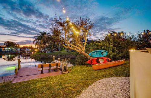 Bayshore Gardens House | Manatee Cove: Private Oasis with Wildlife, Hot Tub & Fun Game Room!