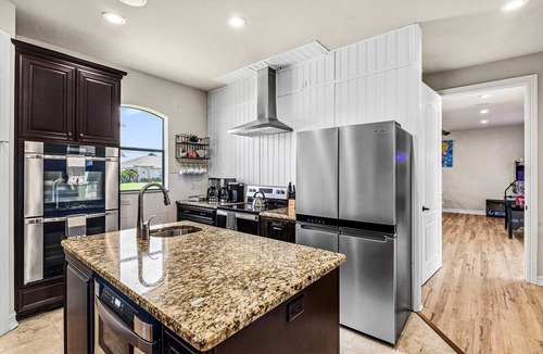 Pelican Villa | Massive Cali King Villa | Heated Saltwater Pool