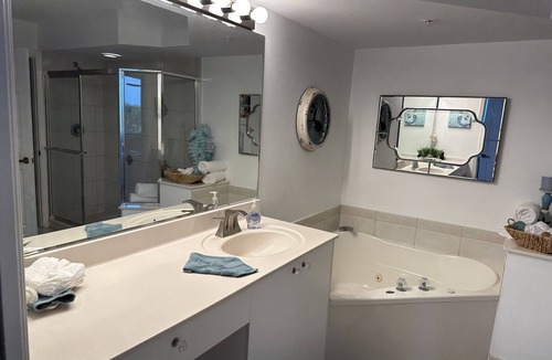 Fort Myers Beach Resort | Mermaid Oasis at Lovers Key!<Watch the dolphins play, while you enjoy your stay.