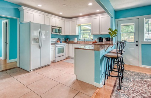 West Bradenton House | Minutes from Beach, Downtown, LECOM Park, IMG